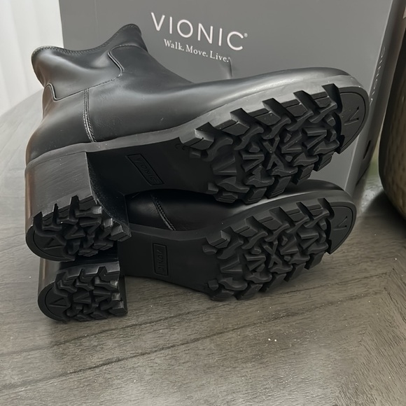 Vionic Waterproof Heeled Mid Boots - Ronan - Picture 3 of 12